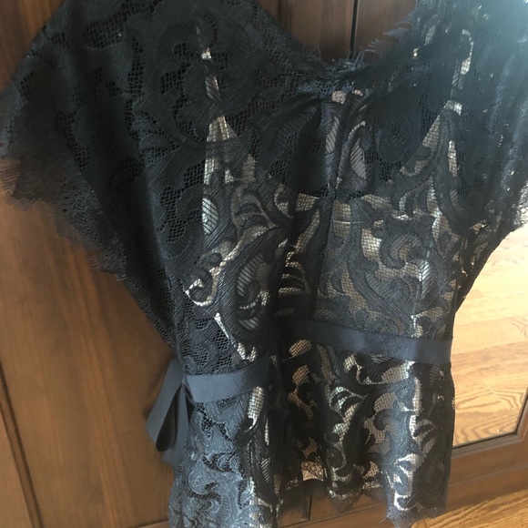 Banana Republic Black lace blouse size small - NWT - Picture 2 of 4